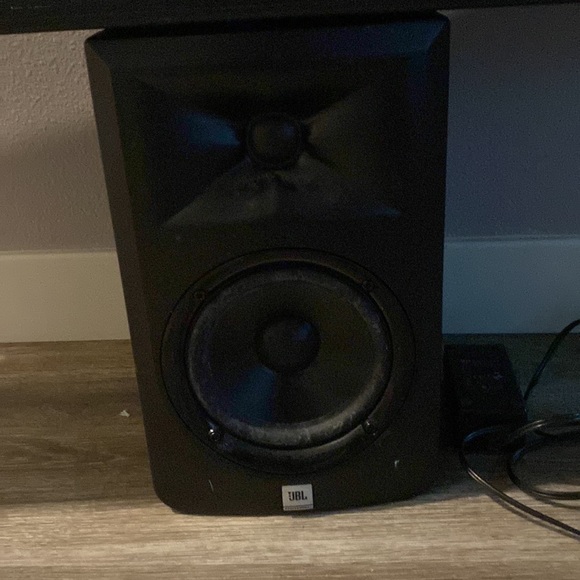 Krong keyboard, jbl speaker - Picture 8 of 8